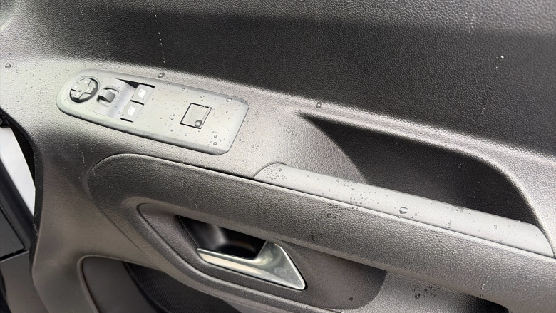 Vauxhall Combo Life 100kW Design XL 52kWh 5dr Auto [7 Seat] Electric Estate